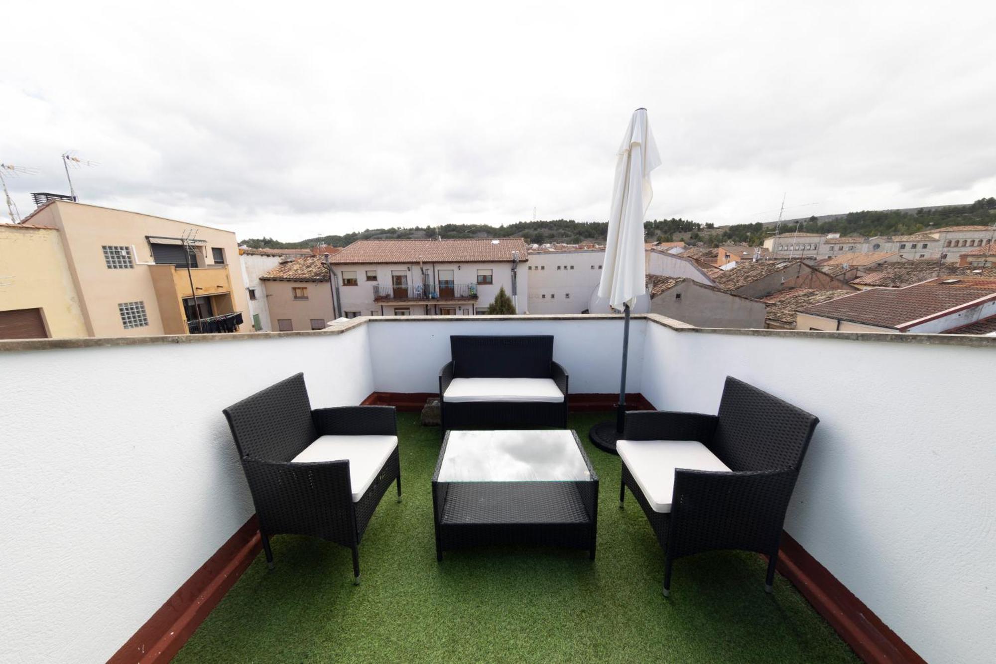 Atico Duplex Calle Mayor إل بورغو دي أوسما المظهر الخارجي الصورة
